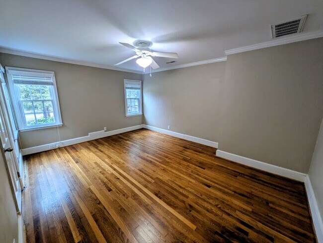 Building Photo - 524 W Mountain St