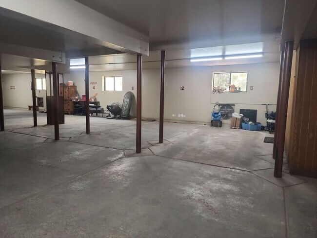 Building Photo - Alpine Court Condo Available Now!