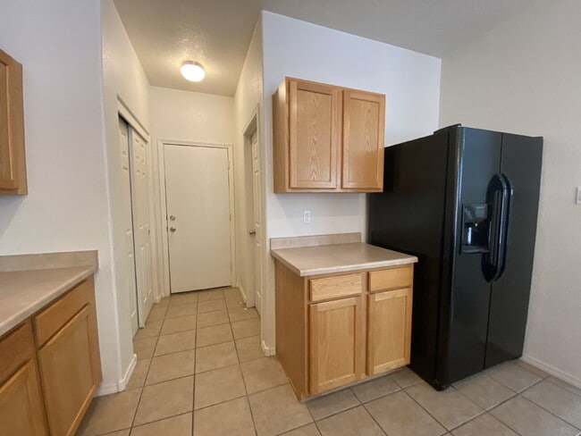 Building Photo - GATED COMMUNITY - 2 Story Townhouse - All BR Upper Level