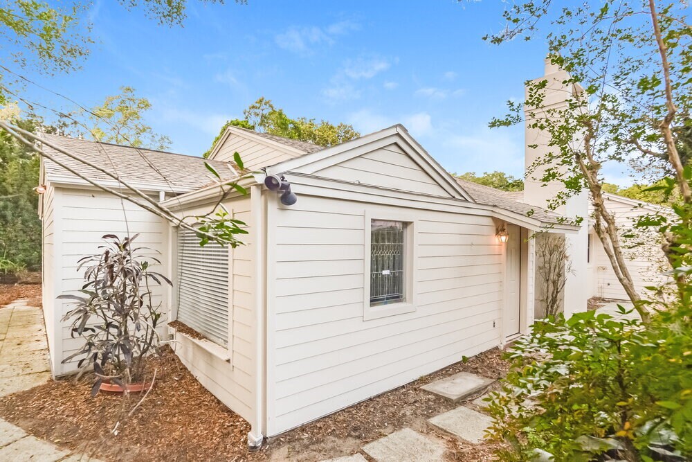 Building Photo - 51 Dogwood Ln