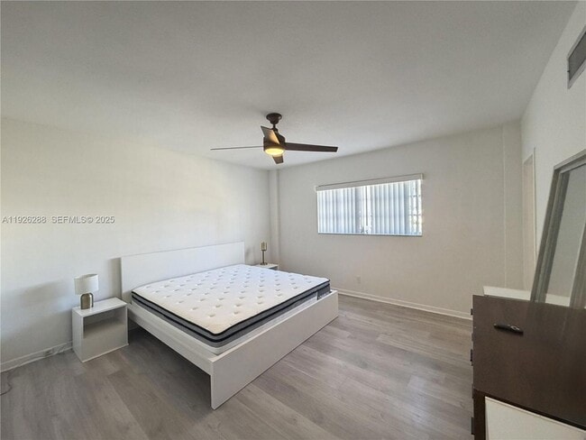 Building Photo - 9700 E Bay Harbor Dr