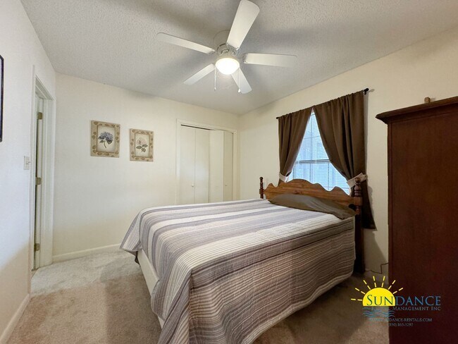 Building Photo - Charming 3-Bedroom Home located in between Hurlburt and Eglin AFB!
