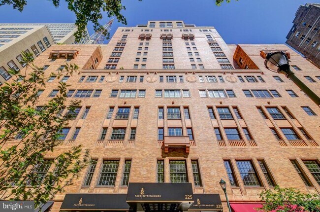 Building Photo - 219 S 18th St