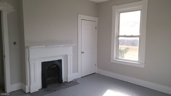 Building Photo - 141 Van Voast Ave