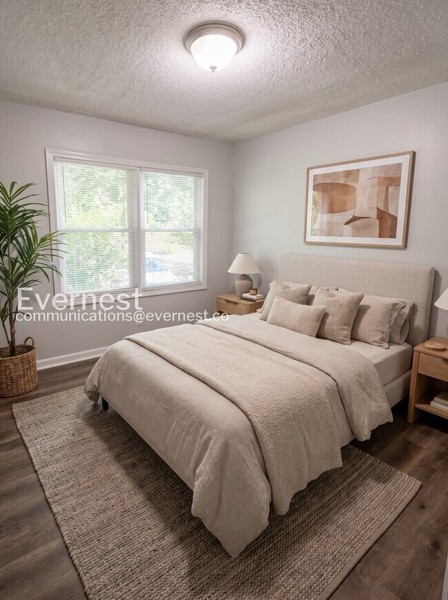 Building Photo - 3-Bed/2-Bath Home/Pet Friendly/Available Soon!