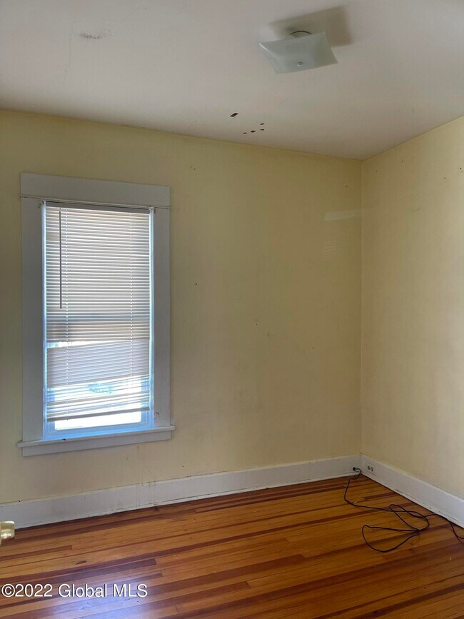 Building Photo - 1319 Poplar St