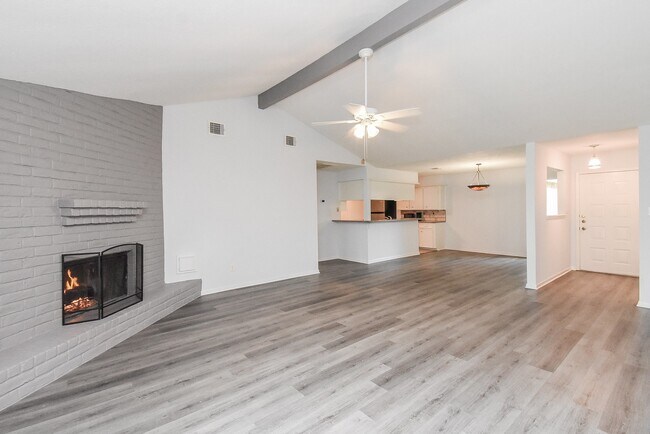 Building Photo - 22743 Red River Dr