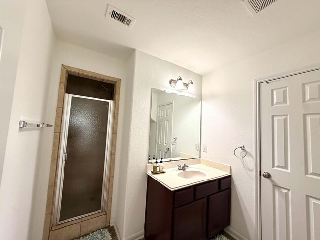 Building Photo - 2803 S Red Birch Cir