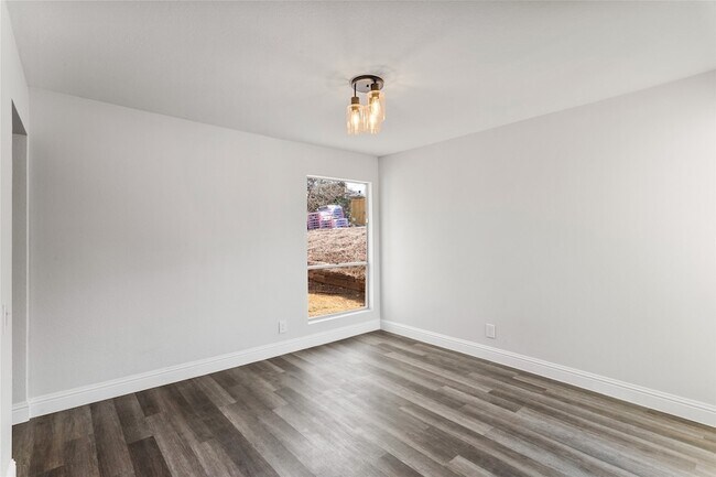 Building Photo - 3210 Coronado St