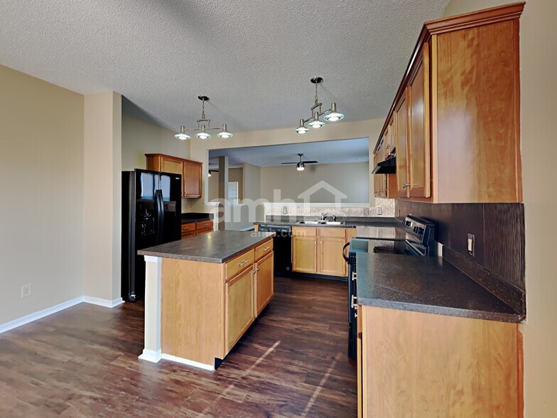 Building Photo - 936 Shenandoah Way