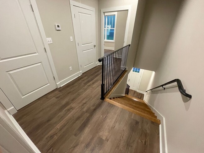 Building Photo - Savannah Square - 3BR/3BA For Rent