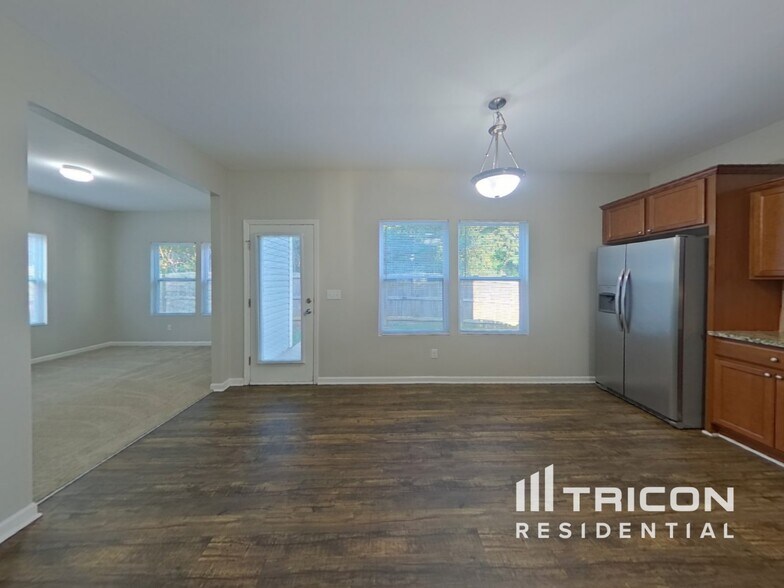 Building Photo - 625 Rook Rd