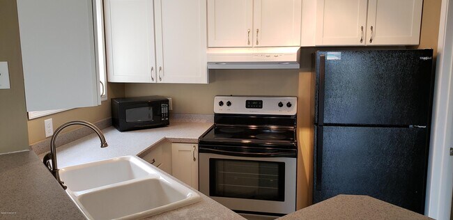 Building Photo - 1801 Island Club Dr
