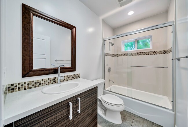 Building Photo - 3533 Tuller Ave