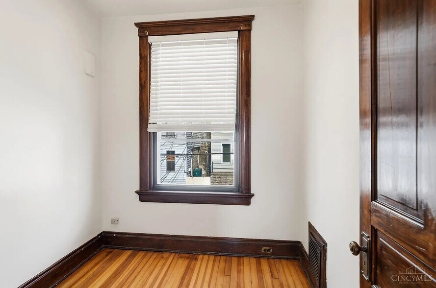 Building Photo - 535 Klotter Ave