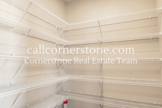 Building Photo - 9844 Cronin St