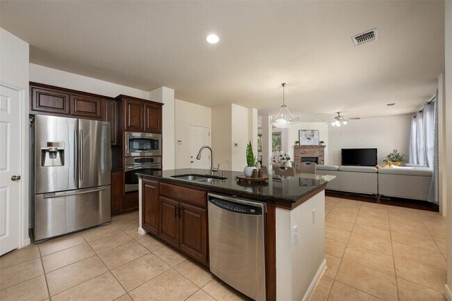 Building Photo - 112 Bearing Cove