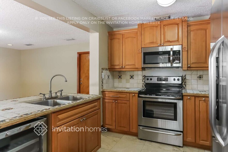 Building Photo - 14350 SW 110th Terrace