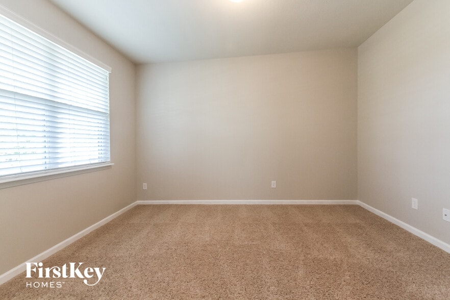 Building Photo - 11231 Dobbins Dr