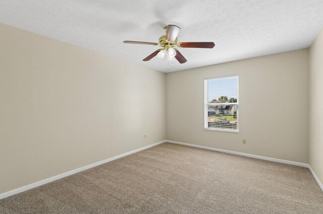 Building Photo - 4611 Thornoak Dr