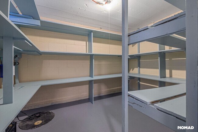 Building Photo - 3 Bedroom Completely Remodeled Single Fami...