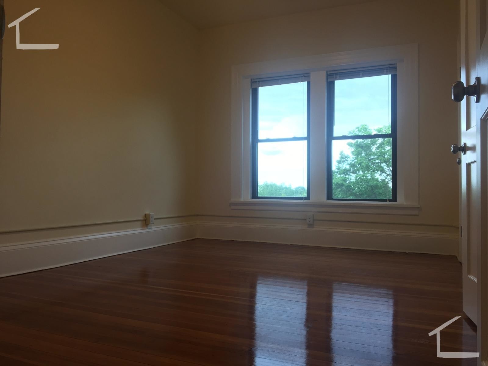 Building Photo - 1463 Beacon St