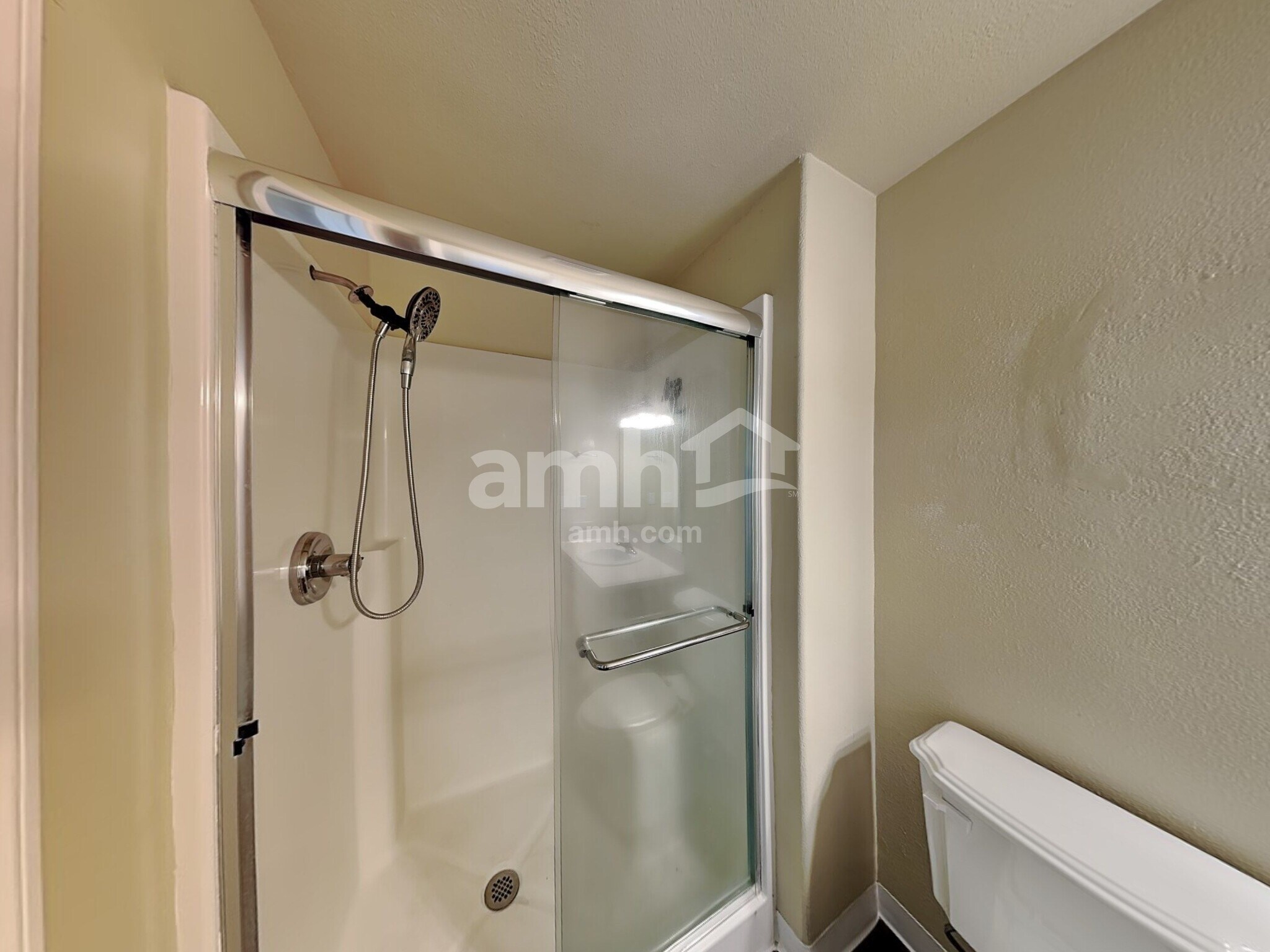 Building Photo - 4378 Northside Dr NE