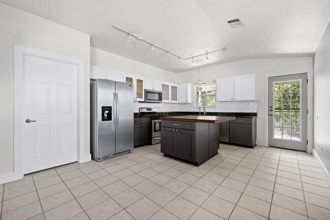 Building Photo - 9324 Muskberry Cove