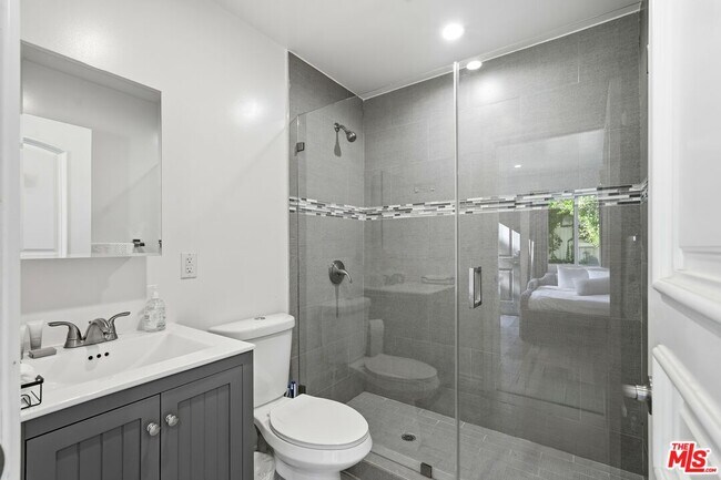 Building Photo - 13201 Bloomfield St