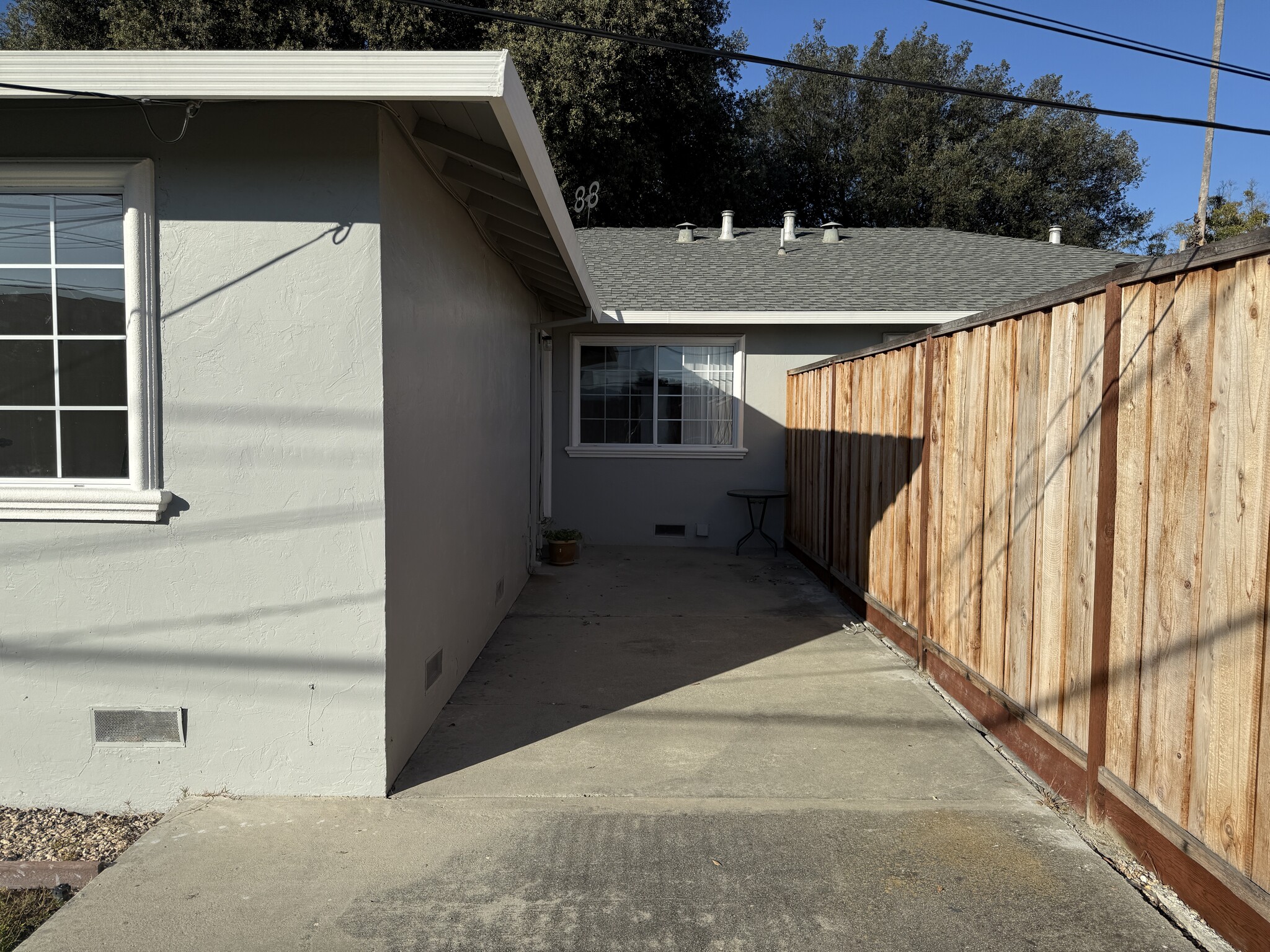 Building Photo - 2616 Kitsap Ct