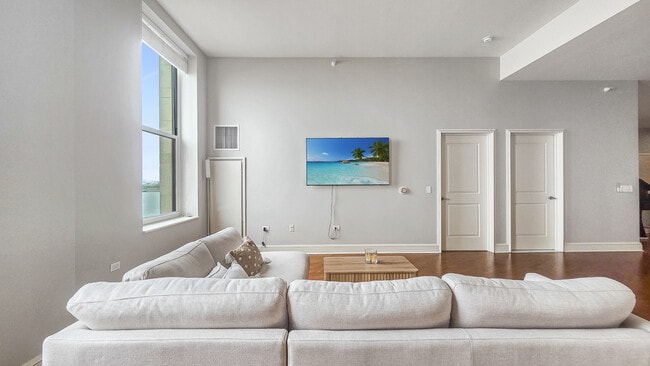 Building Photo - 850 N Lake Shore Dr