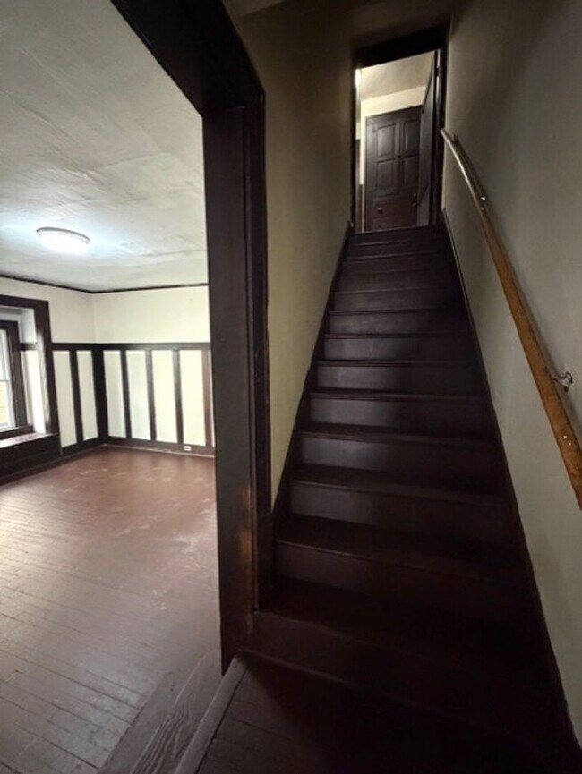 Building Photo - 457/459 E Madison Ave