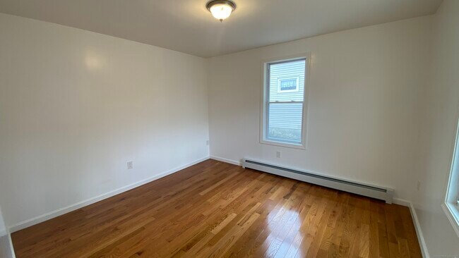 Building Photo - 48 Britton Ave