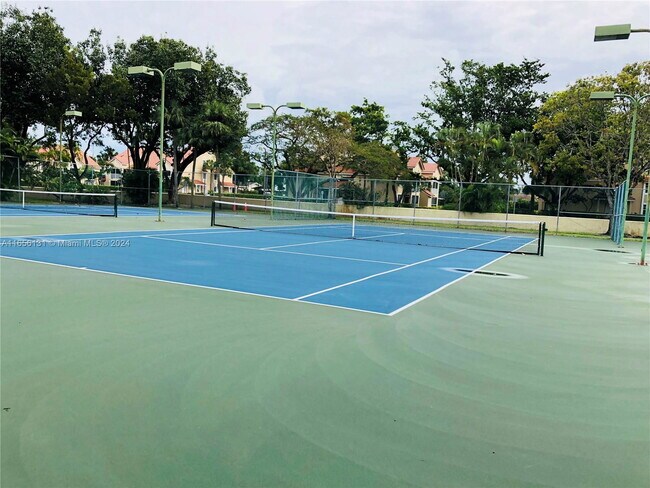 Building Photo - 506 Gardens Dr