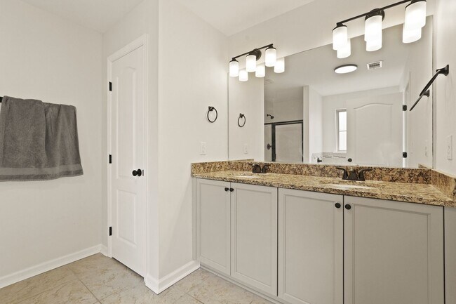 Building Photo - Spacious 4 Bedroom Home With Plenty of Space to Enjoy and Resort-style Amenities in Belmont Glen
