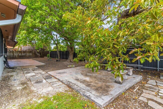 Building Photo - 13011 SW 80th St