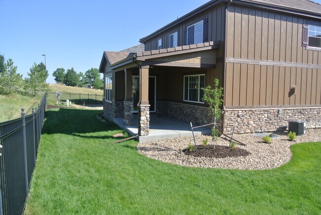 Building Photo - 5Bed/3.5Bath Home in Blackstone Country Club Community