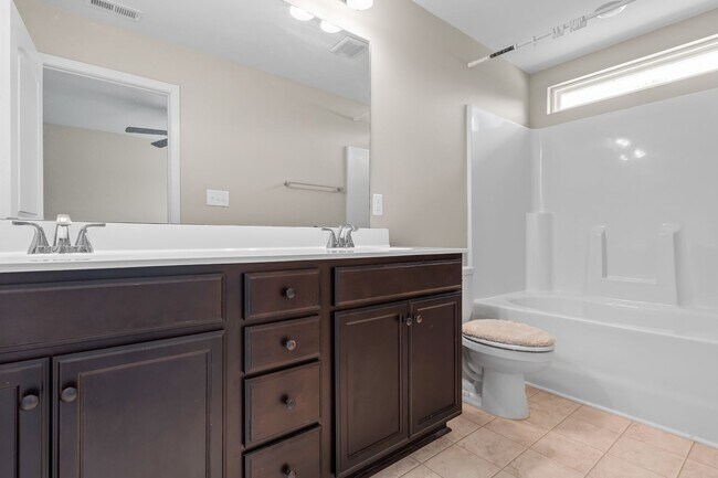 Building Photo - Marshall Farms Townhome Near Piney Green