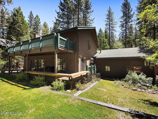 Building Photo - 445 Country Club Dr