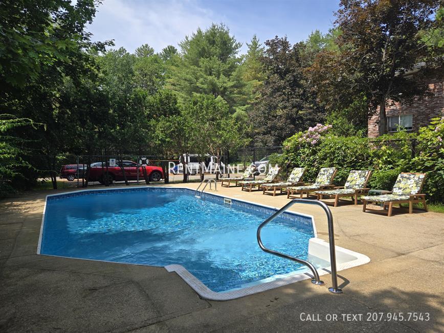 Building Photo - 20 Tall Pines Dr