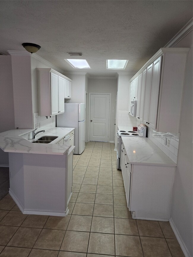 Building Photo - 17515 Bering Bridge Ln