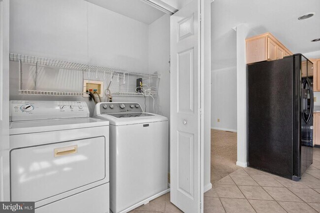 Building Photo - 323 Glenn Rose Cir