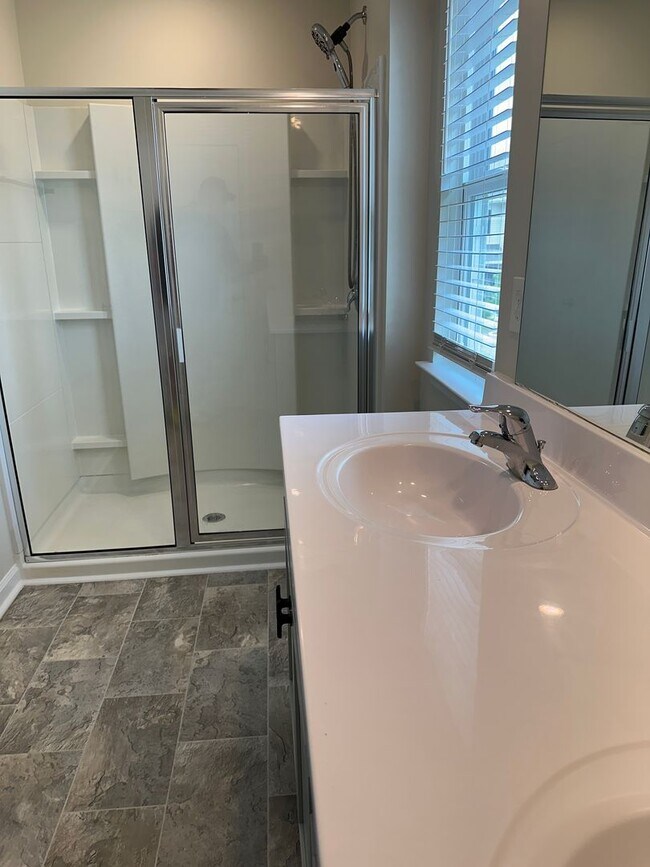 Building Photo - Modern Comfort Meets Country Serenity in Sevierville