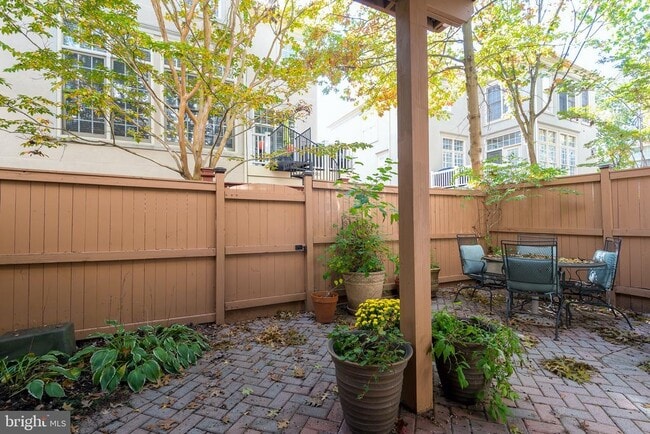 Building Photo - 4912 Waple Ln