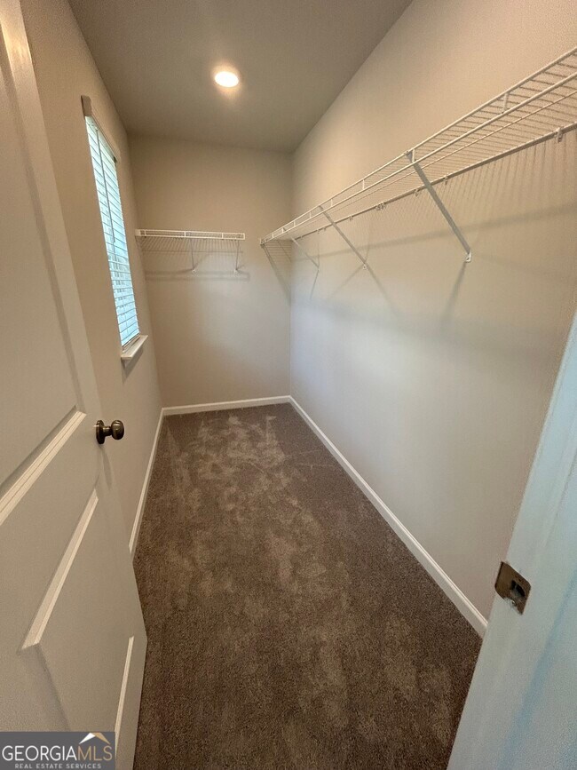 Building Photo - 2725 Harrison Dr