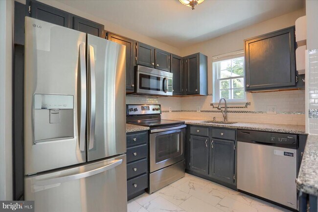 Building Photo - 618 Milford Ct