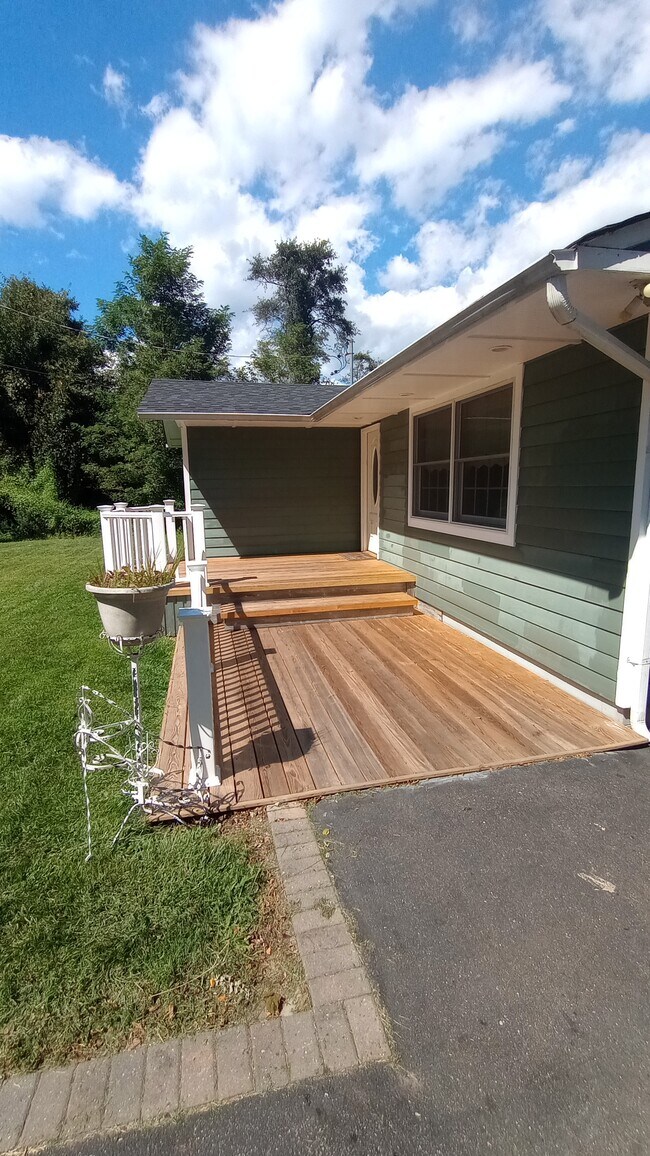 Building Photo - 45 Longfellow Dr