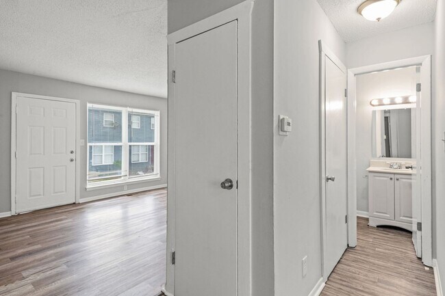 Building Photo - 2444 N 38th St
