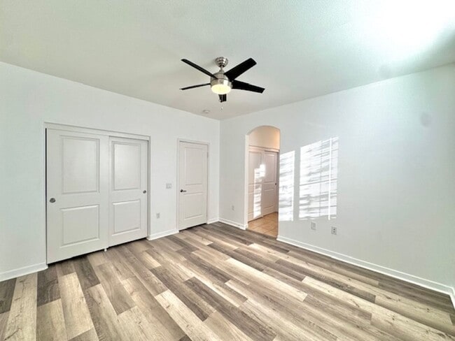 Building Photo - 2-bedroom, 2-bathroom condo in the Sunset Ridge community of Granada Hills