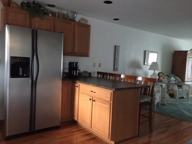 Building Photo - 3304 Baer Beach Rd